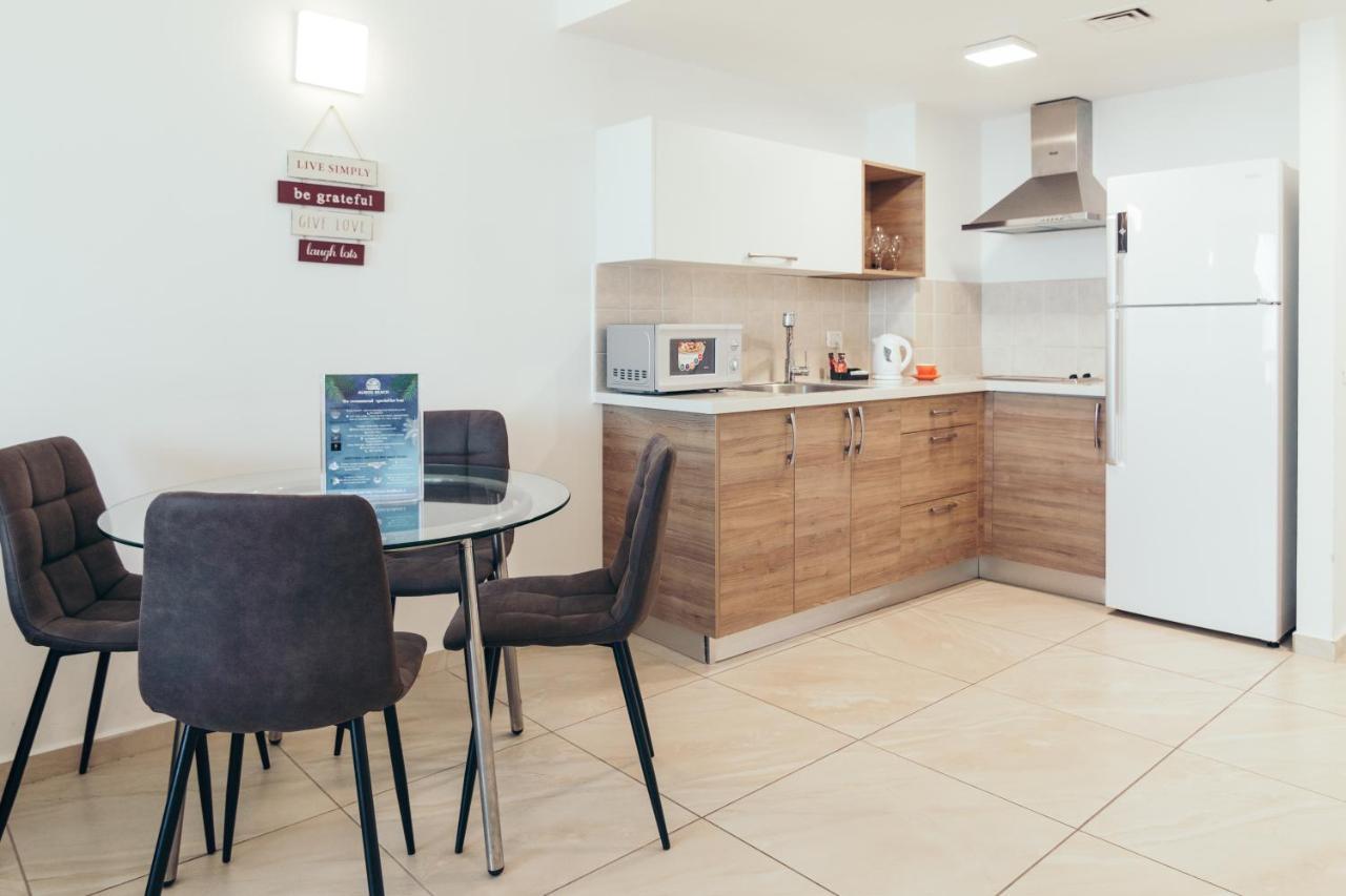 Almog Beach Apartments מגדלי חוף הכרמל חיפה Eksteriør bilde