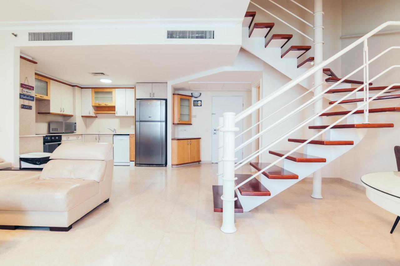 Almog Beach Apartments מגדלי חוף הכרמל חיפה Eksteriør bilde