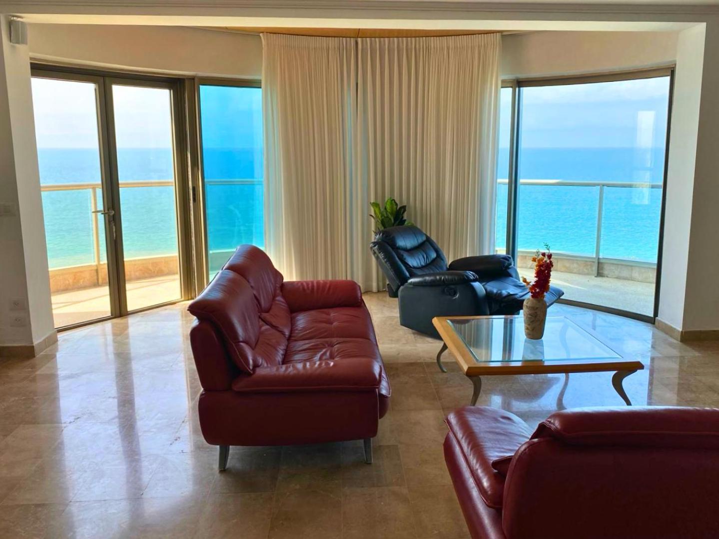Almog Beach Apartments מגדלי חוף הכרמל חיפה Eksteriør bilde