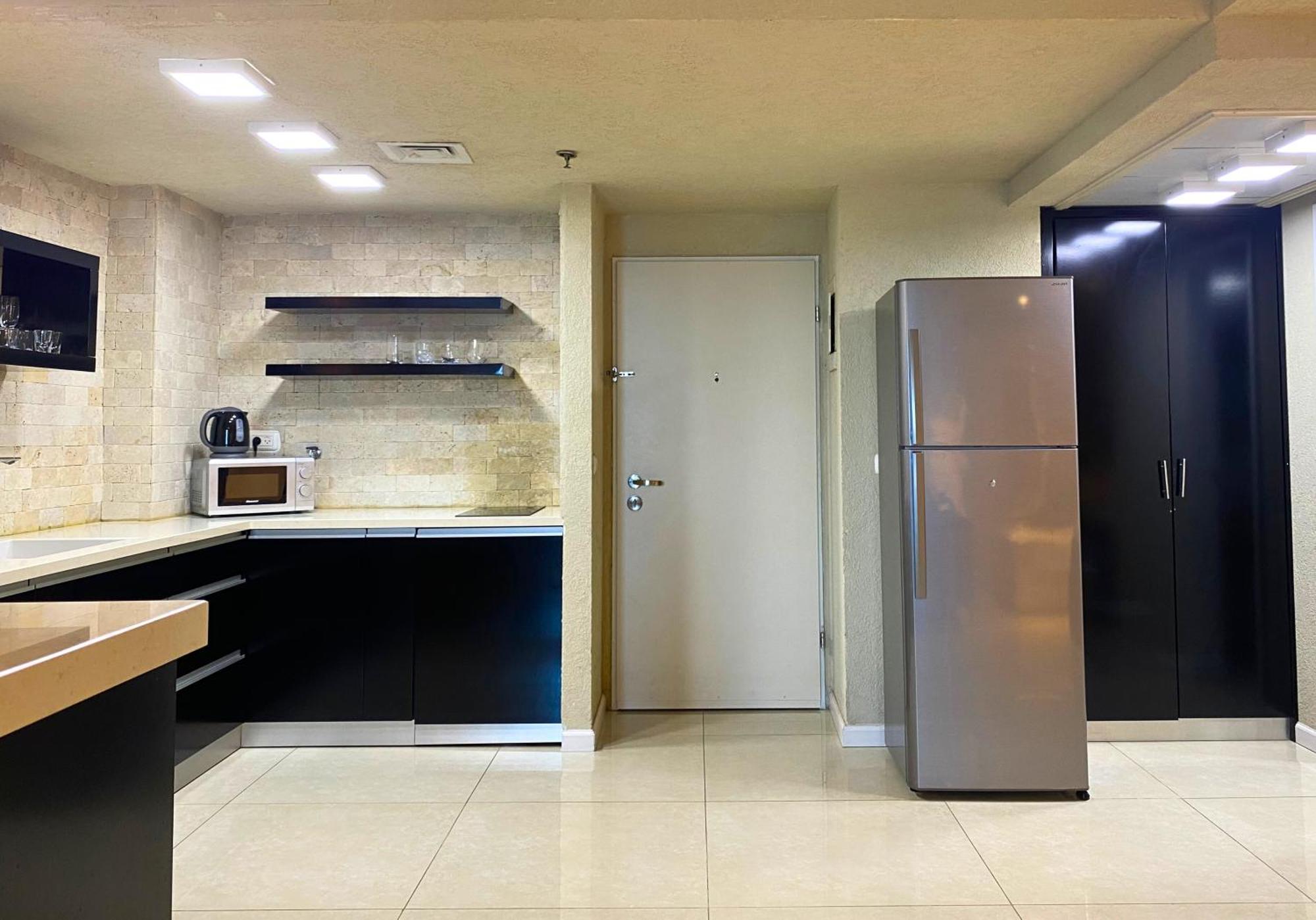 Almog Beach Apartments מגדלי חוף הכרמל חיפה Eksteriør bilde