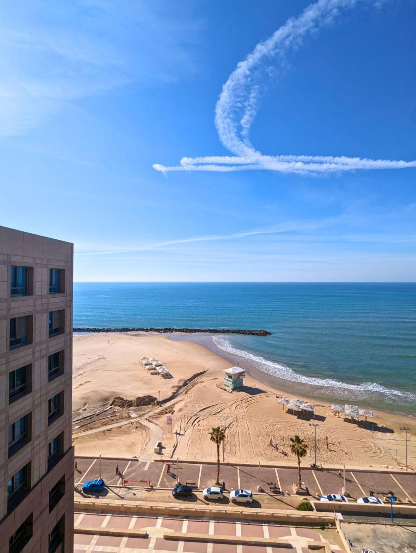 Almog Beach Apartments מגדלי חוף הכרמל חיפה Eksteriør bilde