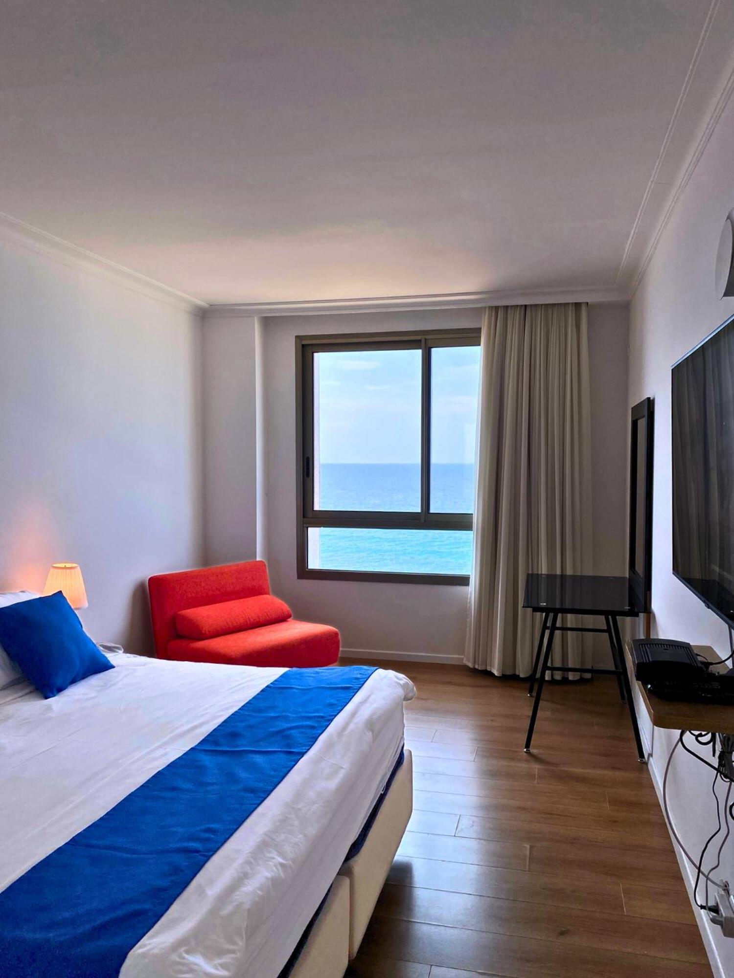 Almog Beach Apartments מגדלי חוף הכרמל חיפה Eksteriør bilde